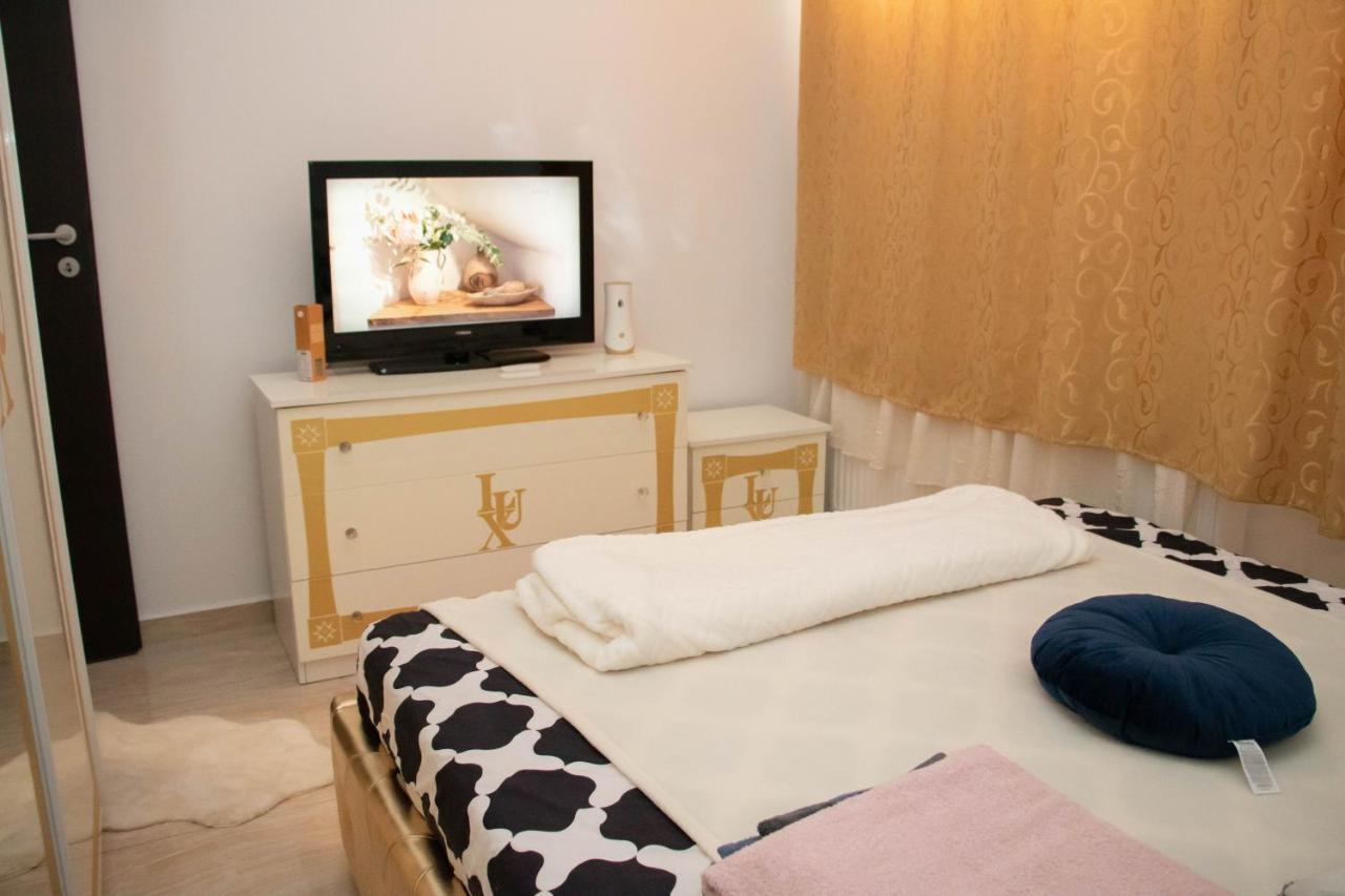 Apartament Capitala Militari Roşu Esterno foto