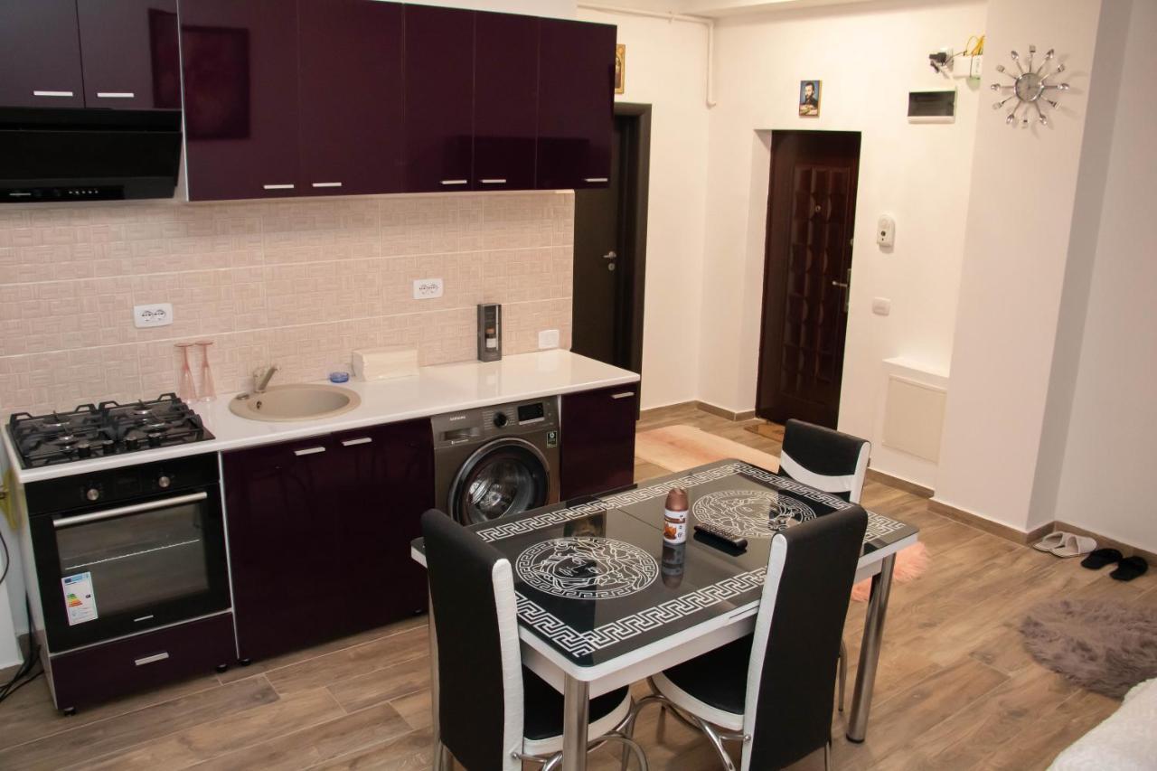 Apartament Capitala Militari Roşu Esterno foto