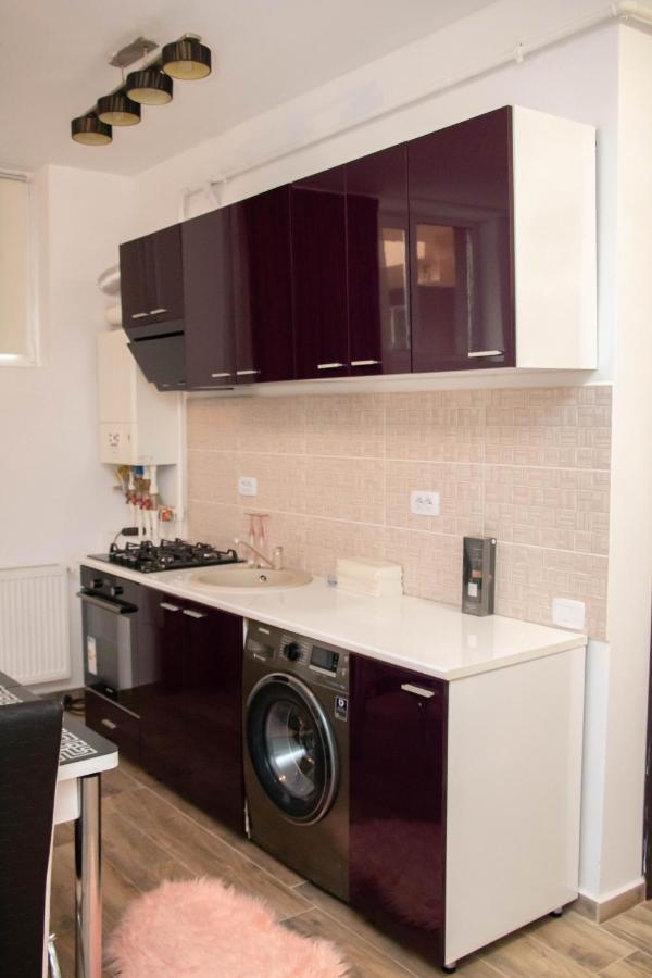 Apartament Capitala Militari Roşu Esterno foto