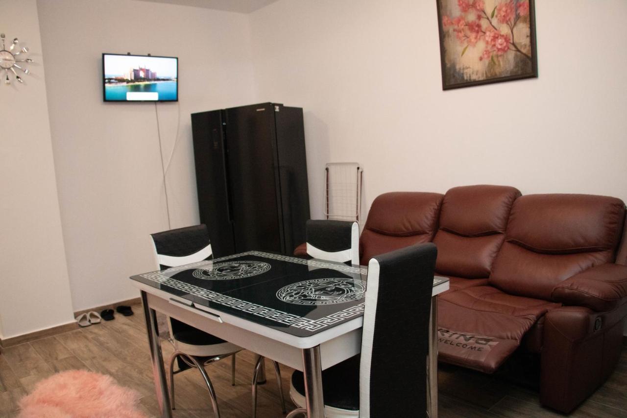 Apartament Capitala Militari Roşu Esterno foto